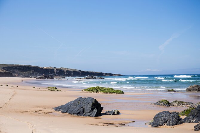 2-Hour Surf Lesson in Alentejo - Meeting the instructors at Praia do Malhão