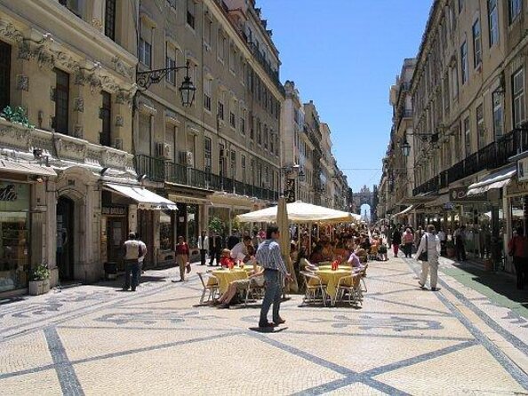 360º Lisbon: Helicopter Flight, Boat Trip and Old Town Walking - Five things to know before you book