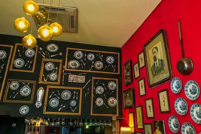 4-Hour Traditional Portuguese Food & Wine Tour in Porto - Small groups create a friendly atmosphere