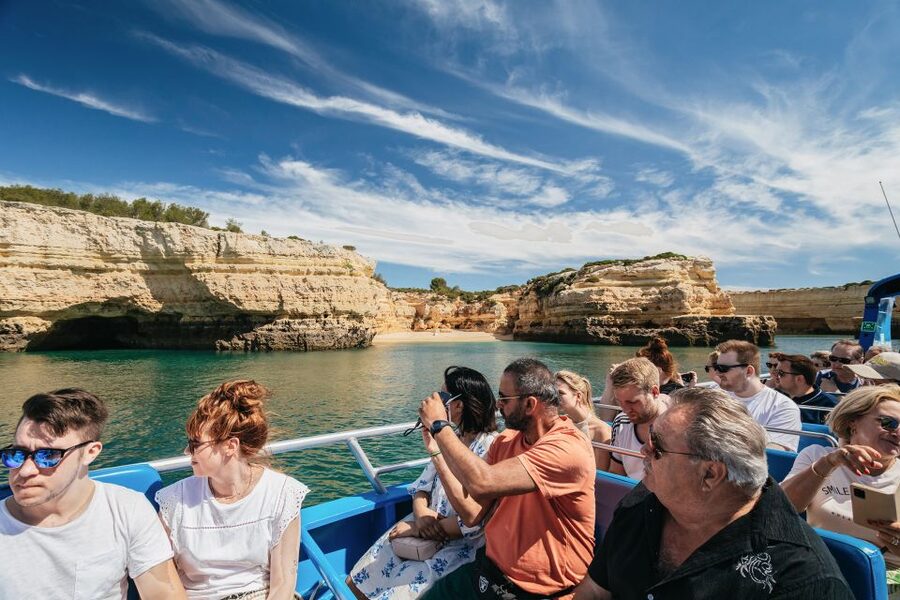 Albufeira: 2.5-Hour Benagil Caves & Dolphin Watching - Beaches from São Rafael to Senhora da Rocha