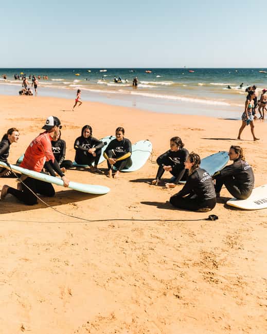 Albufeira: Beginner Surf Lesson - Learning to stand on the board