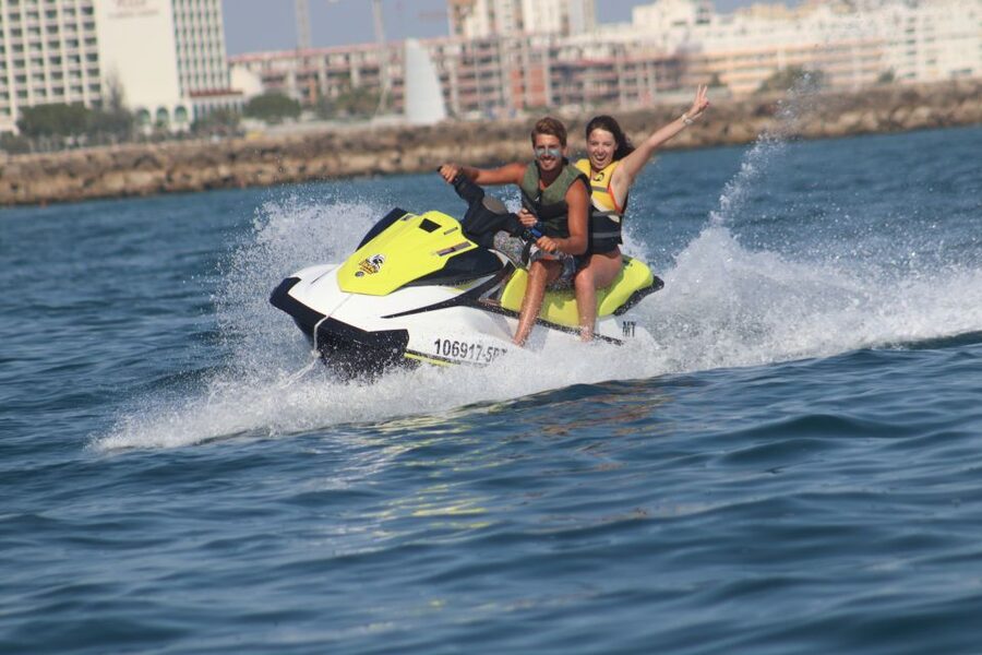 Albufeira: Jet Ski Rental - Staff support and language options