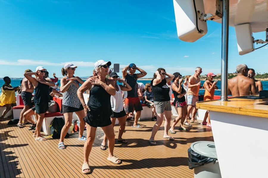 Albufeira: Sightseeing Cruise with Beach BBQ and Open Bar - Should You Book The Albufeira Beach BBQ Cruise?