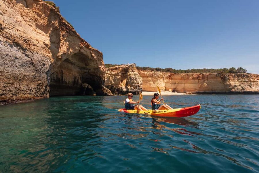 Algarve: Benagil Sea Cave Sunrise or Sunset Kayak Experience - The first 20 minutes: refreshments and preparation