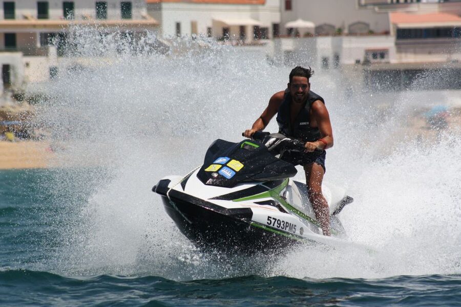 Algarve: Jet Ski Rental in Armação de Pêra - Arriving at Armação de Pêra Beach