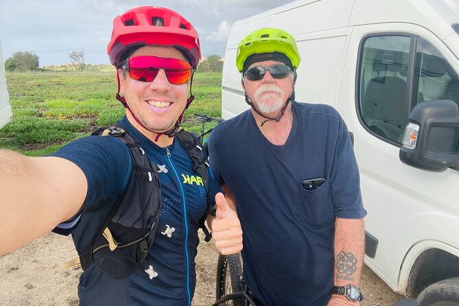 Algarve: Lagos Sightseeing guided Tour with e-bikes - Meeting near Hotel Marina Rio