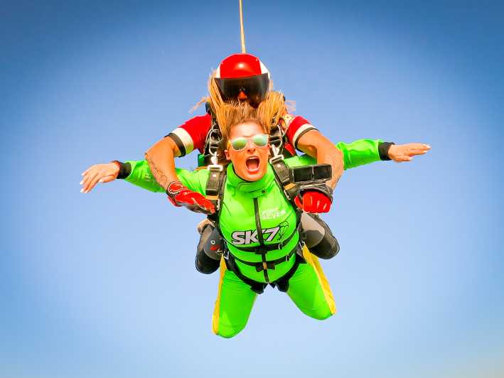 Algarve: Tandem Skydiving Adventure 15,000 to 10,000 Feet - The short flight before the leap