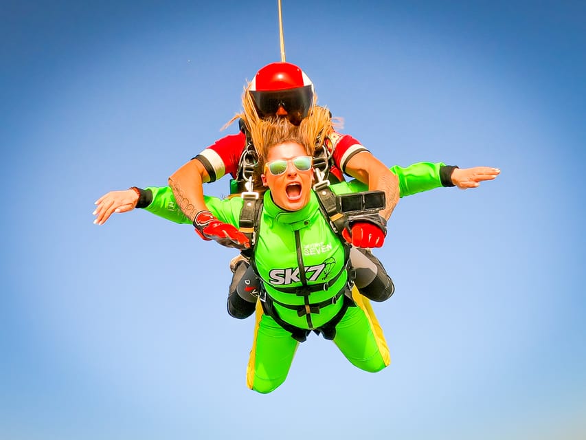 Algarve: Tandem Skydiving Adventure 15,000 to 10,000 Feet - Choosing 10,000 or 15,000 feet