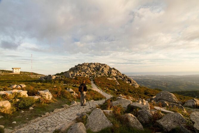 Algarve wine tour and mountain top trip with lunch or dinner at sunset time - Five details worth knowing before you book