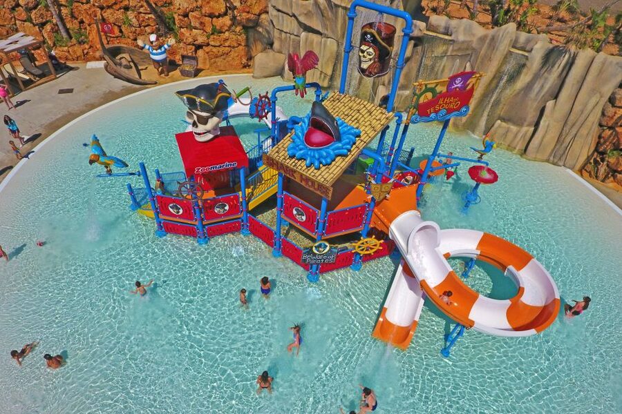 Algarve: Zoomarine Amusement Park Entry Ticket - Birds, tropical habitats, and the aquarium