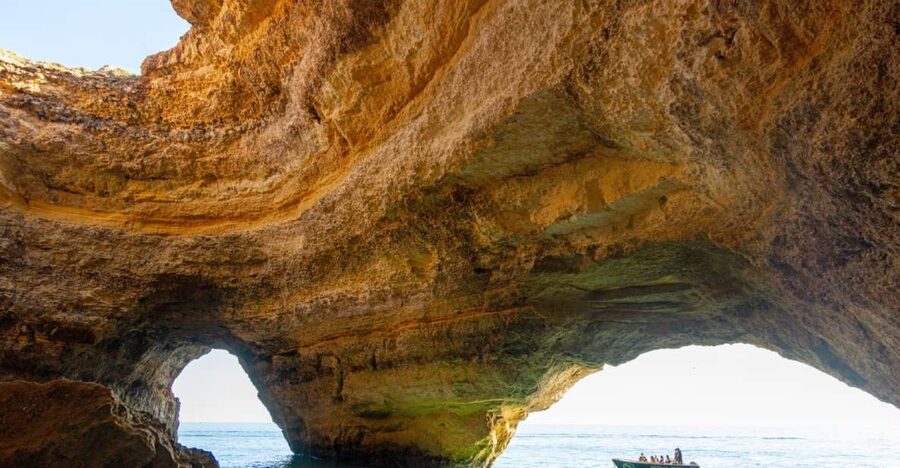 Armação de Pêra: Benagil Caves and Secret Beaches Boat Trip - Why the one-hour format works