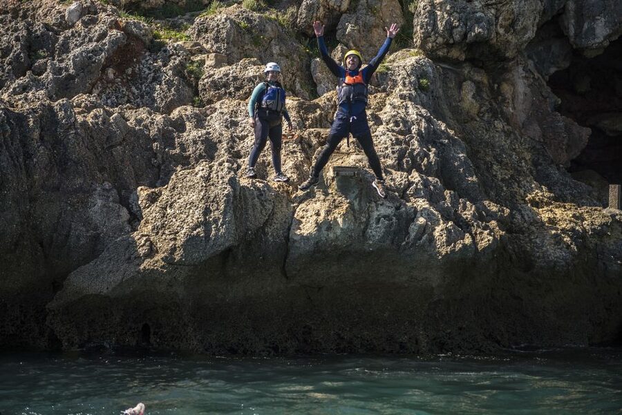 Arrábida: Setubal, Sesimbra Coasteering & Speedboat Tour - Who should book this Arrábida adventure?