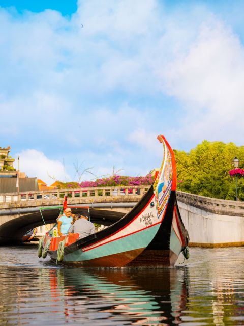 Aveiro: Scenic Guided Boat Tour - Key points about the Aveiro Moliceiro ride