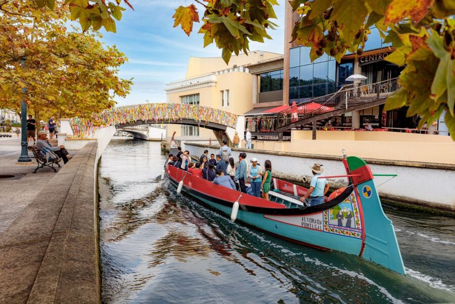 Aveiro: Scenic Guided Boat Tour - Why see Aveiro from a Moliceiro?