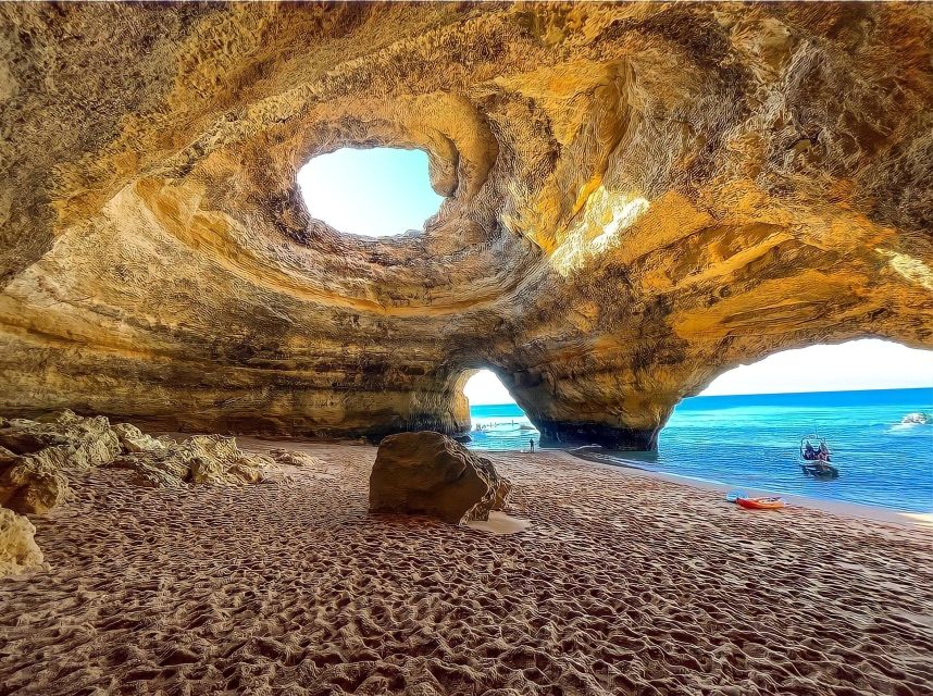 Benagil: Caves, Beaches, and Secret Spots Guided Kayak Tour - Natural arches and the return to O Litoral