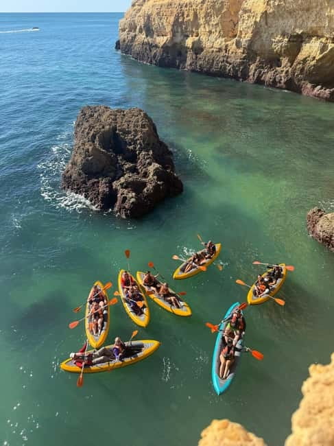 Benagil: Guided Kayak Tour inside caves and Praia da Marinha - Choosing the right time of day