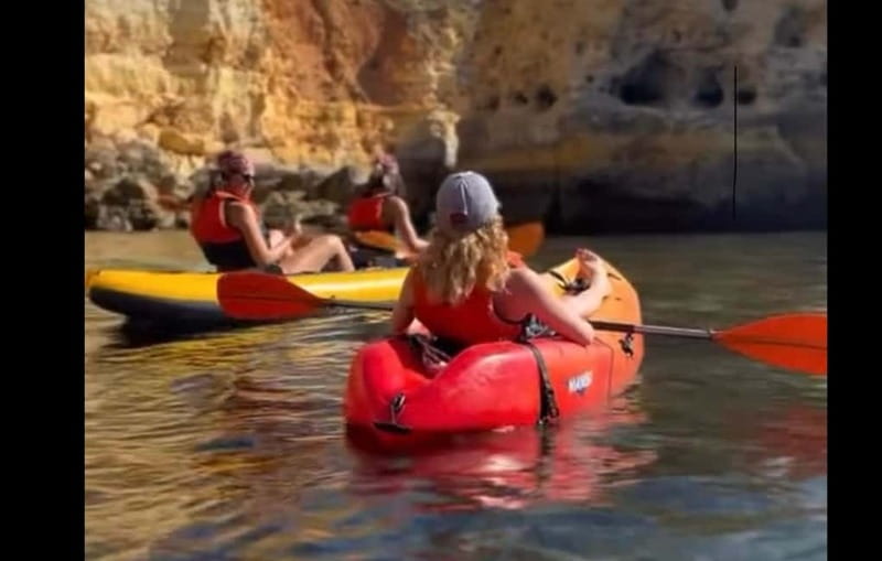 Benagil: Guided Kayak Tour inside caves and Praia da Marinha - Learning the basics before paddling out