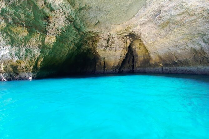 Boat tour Benagil Caves - Praia dos Caneiros brings birds and beach names