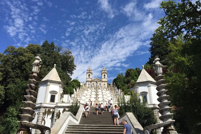 Braga & Guimarães Small Group Tour: Lunch & All Tickets Included - Guimarães Castle and Portugal’s beginnings