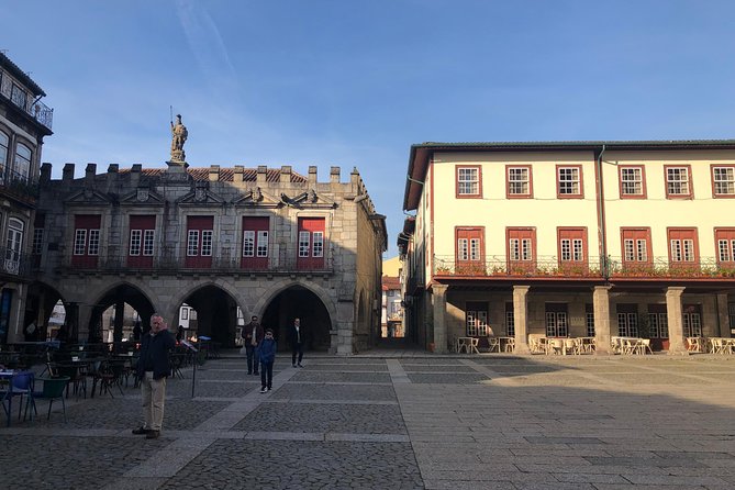 Braga & Guimarães Small Group Tour: Lunch & All Tickets Included - The guide and the small-group difference