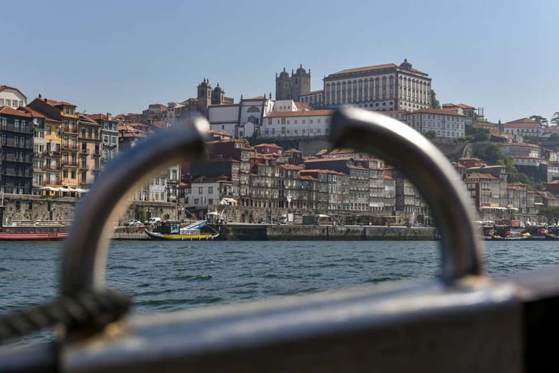 Bridges Cruise with World of Discoveries or Sunset Option - The first view: Porto’s old city and Ribeira