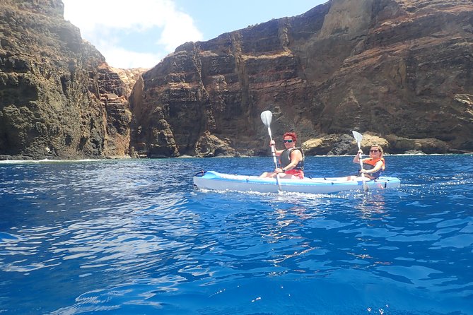 Calheta Kayak Tour - Guide support and group size
