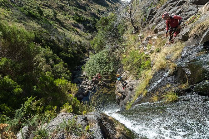Canyoning in Madeira: Ribeira das Cales - Funchal Ecological Park - Moving through the canyon