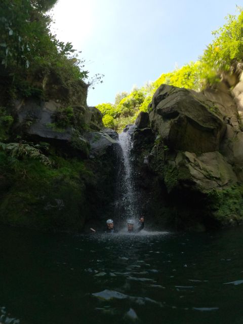 Canyoning in Ribeira dos Caldeirões - Getting ready with SPLASH Azores Adventure