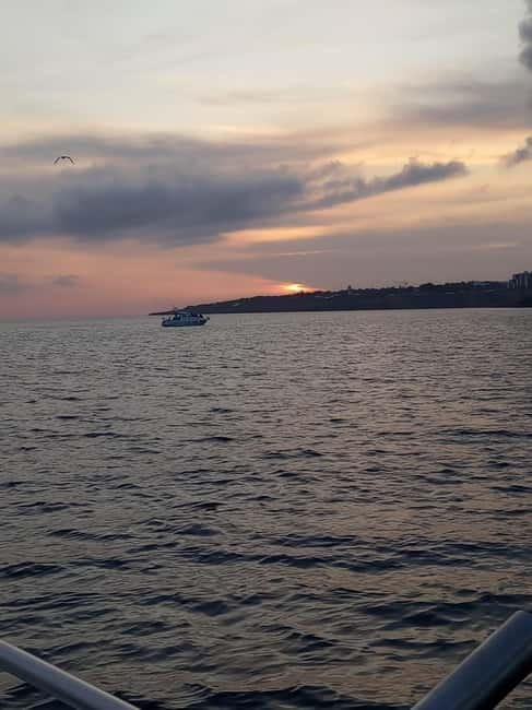 Cascais: Sunset Boat Trip with Welcome Drinks - Is $44 good value?