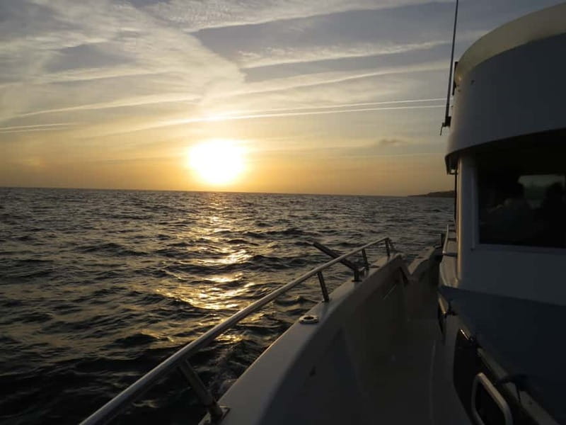 Cascais: Sunset Boat Trip with Welcome Drinks - Starting at Gate H in Marina de Cascais