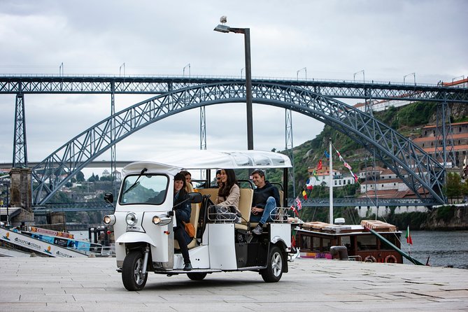 Discover Porto's Highlights on a 2-Hour Private Electric Tuk Tuk - Sé do Porto, a ten-minute cathedral stop