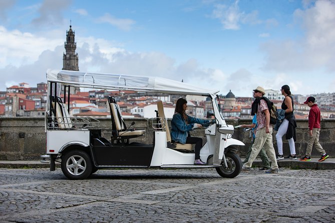 Discover Porto's Highlights on a 2-Hour Private Electric Tuk Tuk - Palácio de Cristal Gardens and the final views