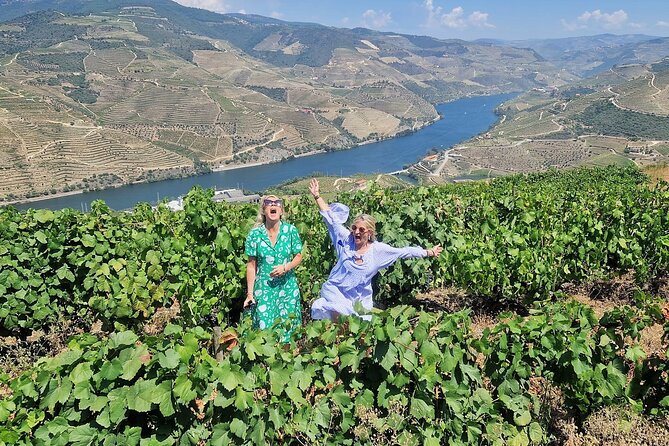 Douro Valley-Expert Guide-Boat-Lunch-Tastings-Offer wine bottle - The guides shape the tone of the day