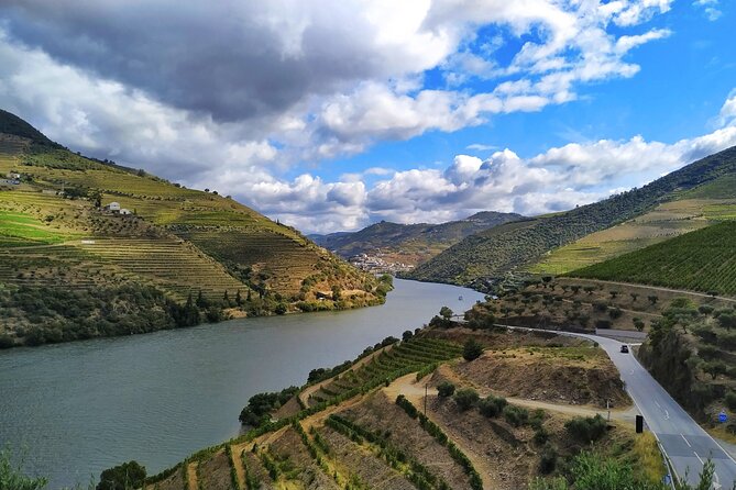 Douro Valley Prime Tour: Wine Tastings, Boat & Lunch from Porto - The drive, van, and physical comfort