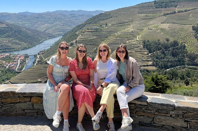 Douro Valley Tour - 3 Wine tastings, Lunch & river Cruise - Casal de Loivos brings the first serious tasting