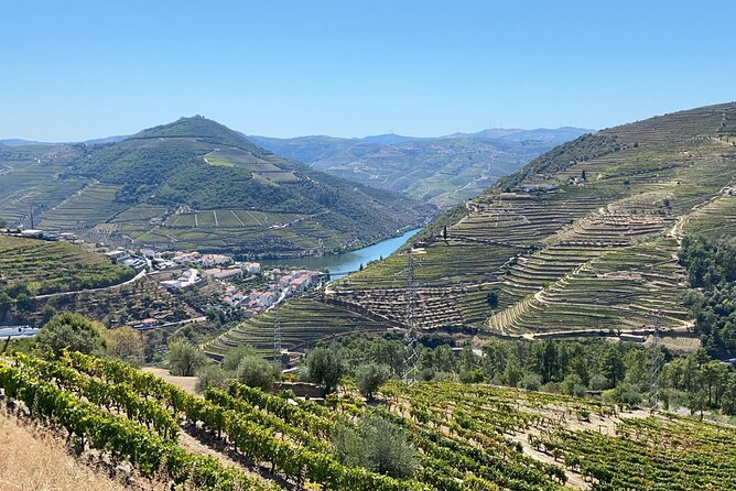 Douro Valley Tour - 3 Wine tastings, Lunch & river Cruise - Pinhão: choose the Rabelo boat or a riverside walk