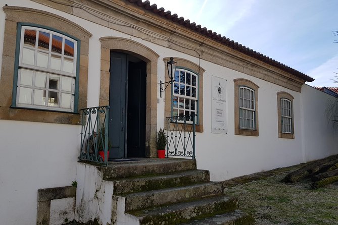 Douro Valley Wine Tour: 3 Vineyard Visits, Wine Tastings, Lunch - How much wine will you actually taste?