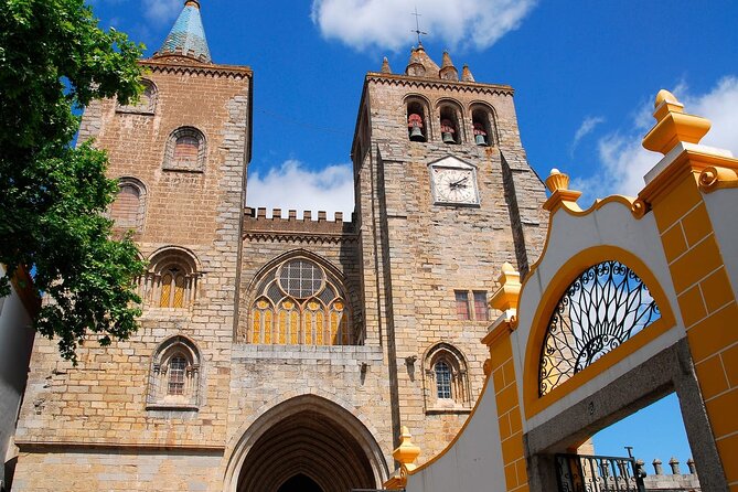 Évora: Private walking tour with tickets to main monuments - The Inquisition Memorial and Traditional Shops