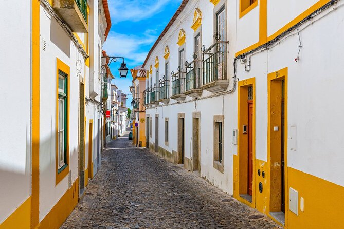Évora: Private walking tour with tickets to main monuments - Pátio de São Miguel and the Old Power Centers