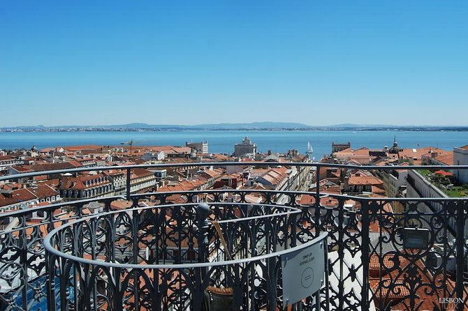 Expert Lisbon Tour with Local Guide in Private Eco Tuk Tuk - Praça do Comércio and the river finish