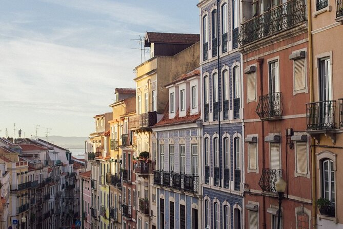 Expert Lisbon Tour with Local Guide in Private Eco Tuk Tuk - Choosing between one, two, three, and four hours