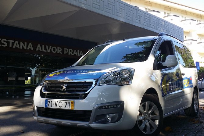 Faro airport - Albufeira: Private Return Transfer - Child seats and bulky luggage make a real difference