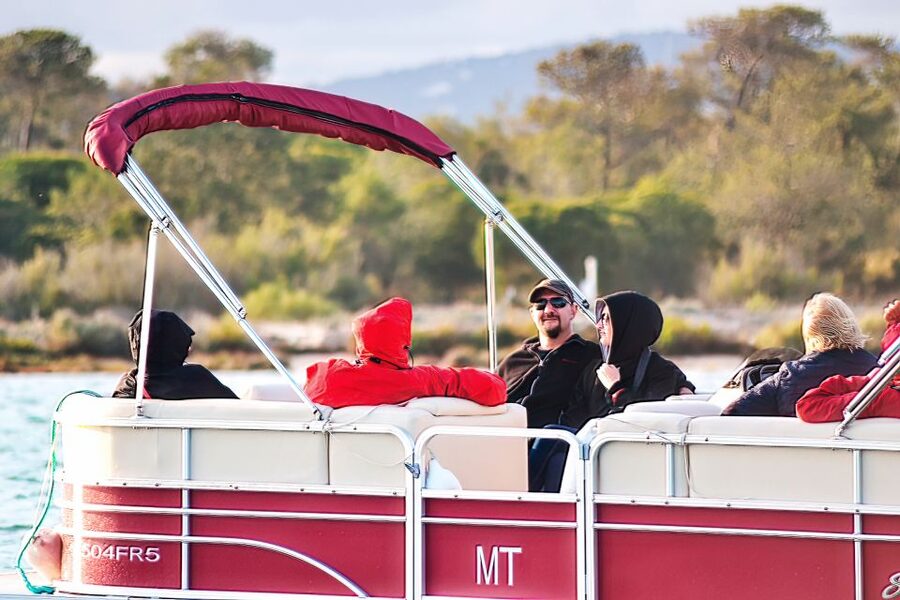 Faro: Ria Formosa Faro Islands Boat Tour - Five minutes of cruising before Farol
