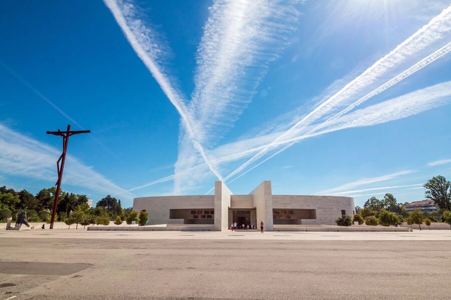 Fátima: Half-Day Tour - The 105-minute coach ride north