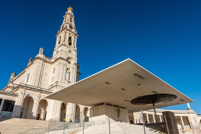 Fatima, Nazare, Obidos 8-People Small Group, Day-Tour from Lisbon - Fátima: a quiet start with major meaning
