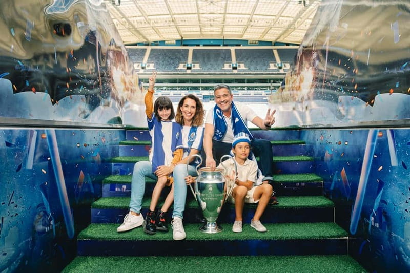 FC Porto: Museum & Tour - Arriving at Dragão Stadium by metro