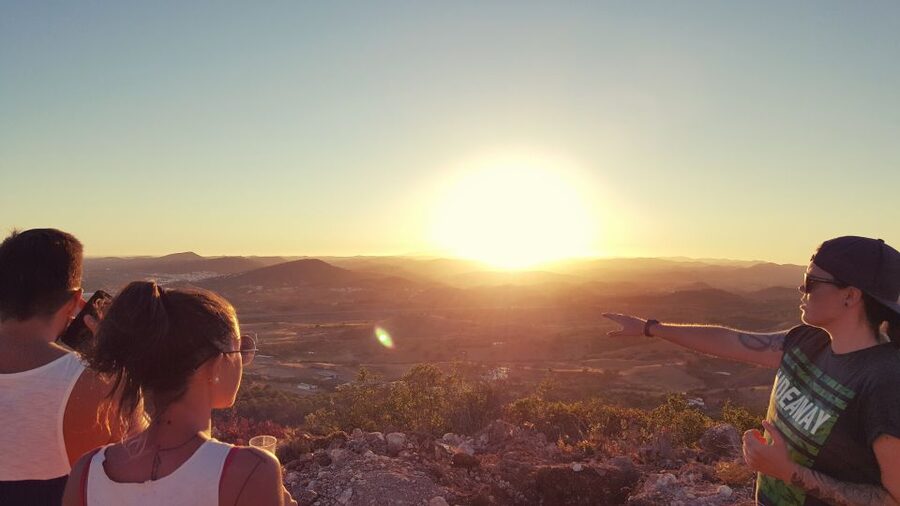From Albufeira: Algarve Sunset Jeep Tour with Tastings - What the $41 price really buys you