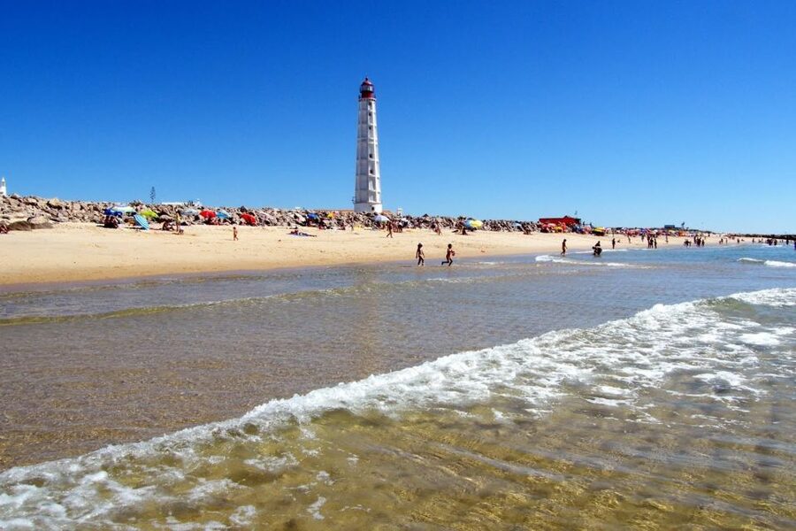 From Faro: 4 Stops, 3 Islands in Ria Formosa Catamaran Tour - A guide can make or break the five hours