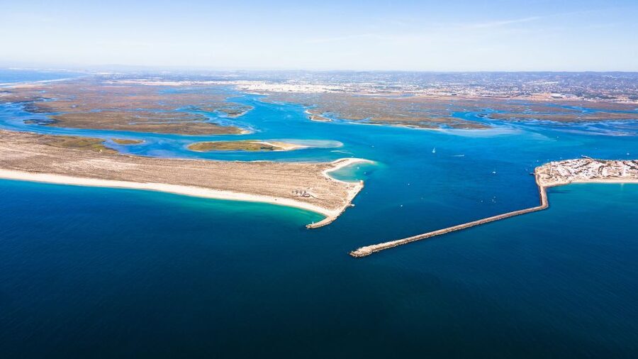 From Faro: Catamaran Boat Trip to Deserta Island with Stop - Who will enjoy this trip most?