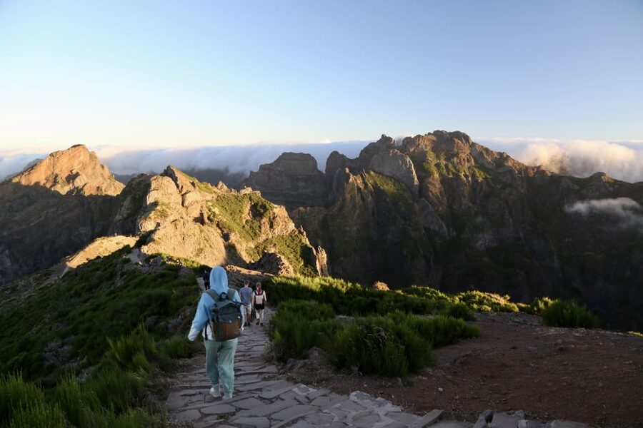 From Funchal: Transfer to Pico do Arieiro & Pico Ruivo Trail - Who should book this hike?